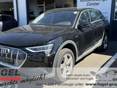 Używany Audi e-tron Comfort 230 kW (313 KM) 2022 Czarny SUV