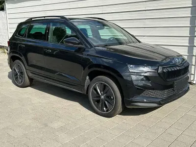Neu Skoda Karoq SportLine 150 PS (110 kW) 2026 Black magic perleffekt SUV