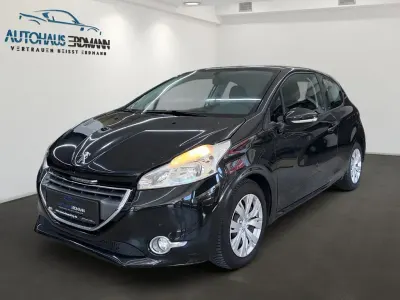 Gebraucht Peugeot 208 Active 95 PS (69 kW) 2012 Schwarz Kleinwagen