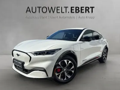 Gebraucht Ford Mustang Mach-E 258 kW (351 PS) 2022 Starweiß SUV