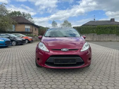 Usata Ford Fiesta 95 CV (69 kW) 2010 Rosso Utilitaria