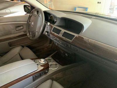 BMW 730