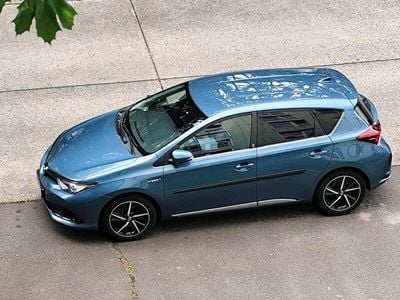 Toyota Auris Hybrid