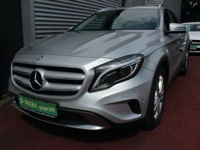 Gebraucht Mercedes GLA180 Urban 122 PS (89 kW) 2016 Silber SUV