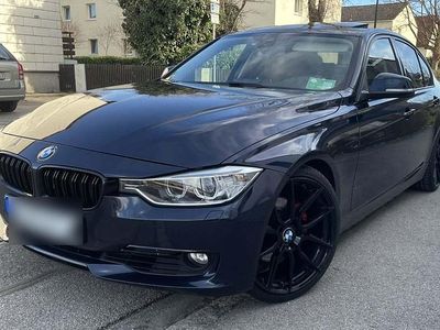 Gebraucht BMW 330 Luxury Line 258 PS (189 kW) 2014 Blau Limousine