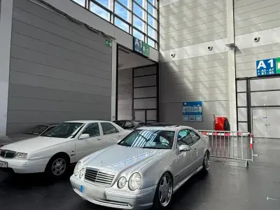 Gebraucht Mercedes CLK230 197 PS (144 kW) 2001 Silber Coupé