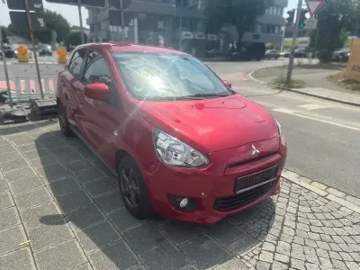 Gebraucht Mitsubishi Space Star 80 PS (58 kW) 2014 Rot Van / Kleinbus