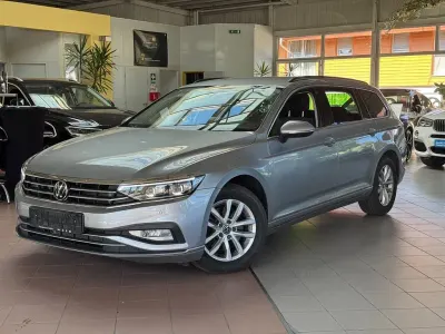Gebraucht VW Passat Business 150 PS (110 kW) 2023 Silber Kombi