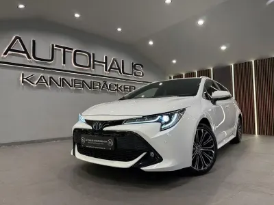 Używany Toyota Corolla Team 122 KM (89 kW) 2022 Biały Kombi