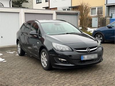 Schwarz Gebraucht 2014 Opel Astra Kombi | 3.900 € (Guter Preis)