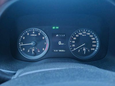 Gebraucht Hyundai Tucson Pure 132 PS (97 kW) 2018 Weiß SUV