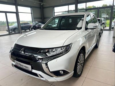 Gebraucht Mitsubishi Outlander P-HEV Plus 135 PS (99 kW) 2020 Weiß SUV