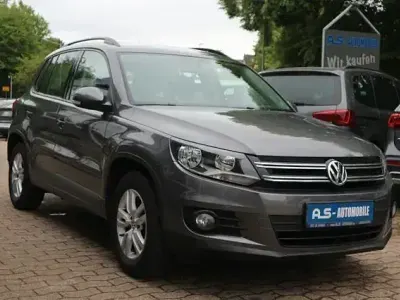 Gebraucht VW Tiguan Trendline 122 PS (89 kW) 2014 Grau SUV