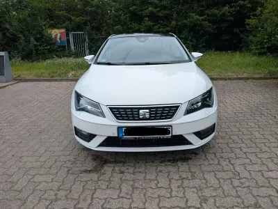 Gebraucht Seat Leon XCELLENCE 131 PS (96 kW) 2019 Weiß Limousine