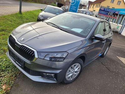 Neu Skoda Fabia Selection 95 PS (69 kW) 2025 Graphitegrau metallic Kleinwagen