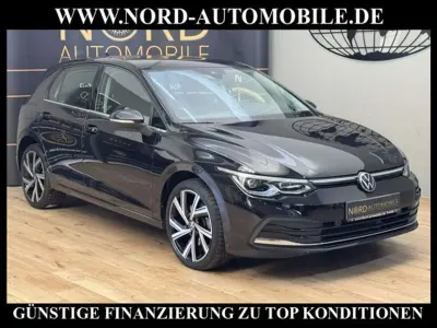 Gebraucht VW Golf VIII Style 204 PS (150 kW) 2023 Deep black perleffek (metallic) Limousine