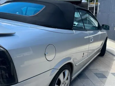 Gebraucht Opel Astra 140 PS (102 kW) 2001 Silber Cabrio