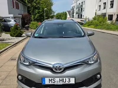 Gebraucht Toyota Auris 116 PS (85 kW) 2016 Grau Kombi