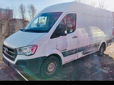 Weiß Gebraucht 2015 Hyundai H 350 Van | 6.900 €