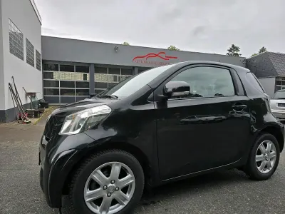 Gebraucht Toyota iQ 68 PS (50 kW) 2009 Schwarz Kleinwagen