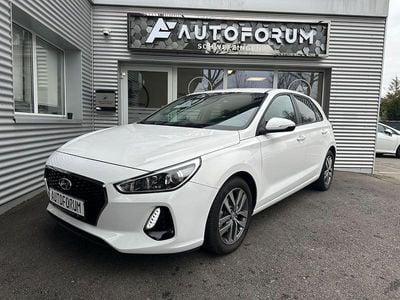 Gebraucht Hyundai i30 Pure 101 PS (74 kW) 2018 Weiß Kleinwagen
