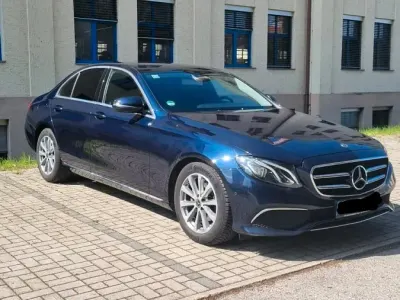 Gebraucht Mercedes E200 150 PS (110 kW) 2018 Blau Limousine