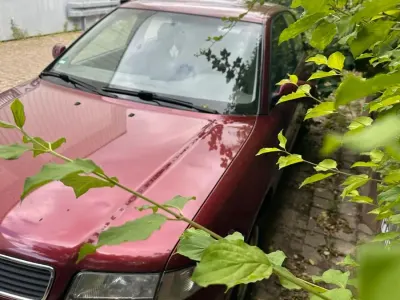 Gebraucht Audi A4 1998 Rot Limousine