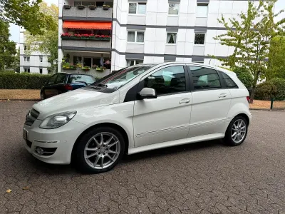 Gebraucht Mercedes B180 Sport 116 PS (85 kW) 2009 Weiß Van / Kleinbus