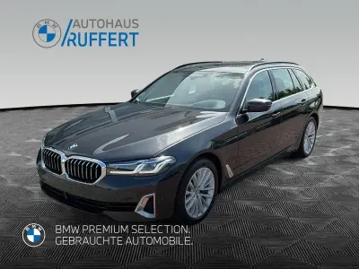Gebraucht BMW 540 340 PS (250 kW) 2023 Sophistograu brillanteffekt Kombi