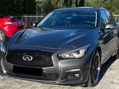 Grau Gebraucht 2016 Infiniti Q50 Limousine | 20.800 €