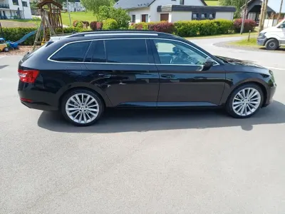 Gebraucht Skoda Superb Ambition 150 PS (110 kW) 2019 Schwarz Kombi