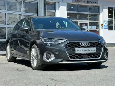 Gebraucht Audi A3 Sport 150 PS (110 kW) 2022 Grau Limousine