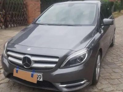 Gebraucht Mercedes B200 156 PS (114 kW) 2014 Grau Kleinwagen