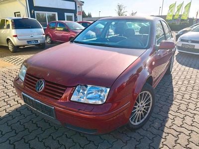 Second-hand VW Bora 100 CP (73 kW) 1999 Roșu Berlinǎ