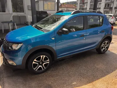 Gebraucht Dacia Sandero Celebration 90 PS (66 kW) 2018 Blau sky Kleinwagen