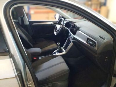 Second-hand VW T-Roc Life 110 CP (80 kW) 2024 Argintiu SUV