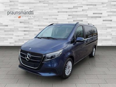 Sodalithblau Gebraucht 2024 Mercedes V220 Style Van / Kleinbus | 64.304 € (Etwas zu teuer)