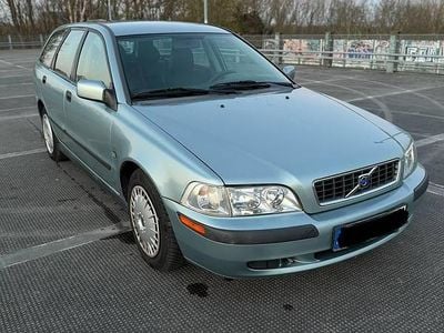 Second-hand Volvo V40 115 CP (84 kW) 2003 Albastru Break
