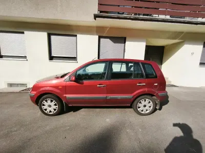 Gebraucht Ford Fusion 68 PS (50 kW) 2008 Rot Kleinwagen
