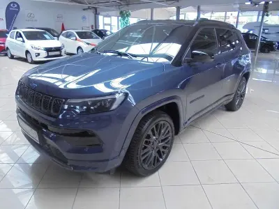 Käytetty Jeep Compass 179 HP (131 kW) 2021 Sininen Katumaasturi