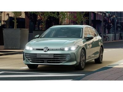 Gebraucht VW Passat Elegance 150 PS (110 kW) 2026 Gruen Kombi