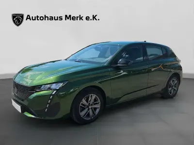 Gebraucht Peugeot 308 Active 131 PS (96 kW) 2024 Lackierung olivgrün/typ aussenve (metallic) Limousine