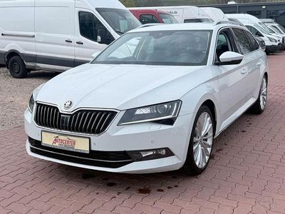 Gebraucht Skoda Superb Style 190 PS (139 kW) 2015 Moonweiss metallic Kombi
