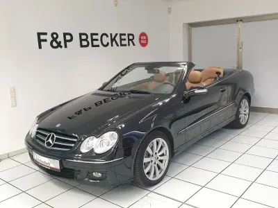 Gebraucht Mercedes CLK320 224 PS (164 kW) 2009 Obsidianschwarz Cabrio