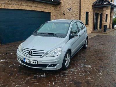 Silber Gebraucht 2008 Mercedes B170 Van / Kleinbus | 7.300 € (Teuer)