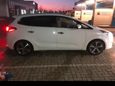 Gebraucht Kia Carens 2013 Weiß Van / Kleinbus