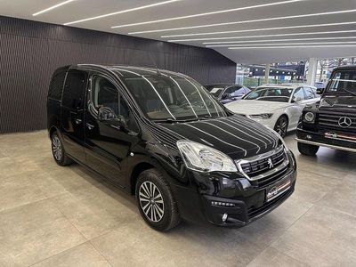 Second-hand Peugeot TePee Allure 99 CP (72 kW) 2016 Negru Monovolum