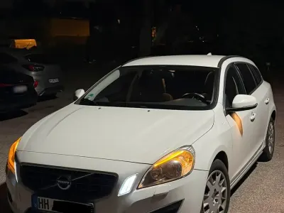 Gebraucht Volvo V60 203 PS (149 kW) 2010 Weiß Kombi