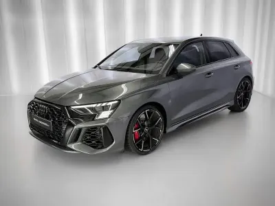 Gebraucht Audi RS3 Sport 400 PS (294 kW) 2024 Grau Limousine