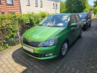Gebraucht Skoda Fabia Ambition 90 PS (66 kW) 2015 Grün Limousine